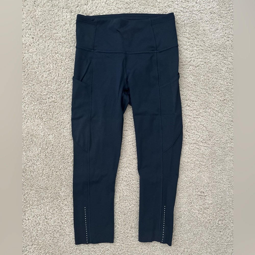 Lululemon Fast & Free Leggings / Size 4 / Dark Blue / Crop 17